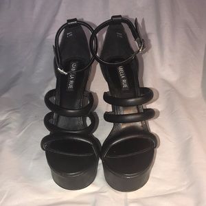 Izabella Rue Solid Black Wedges